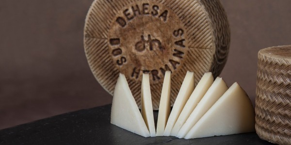 Nuestro queso curado de oveja medalla de plata en los World Cheese Awards 2014